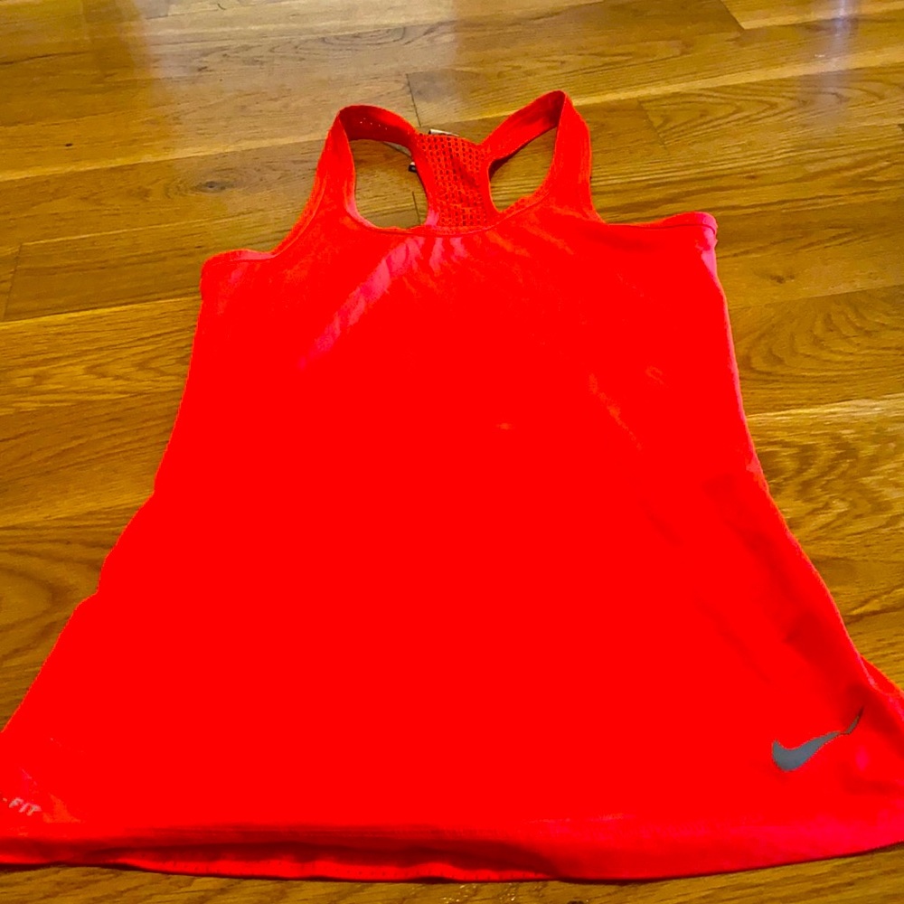 SOLD 🛑Nike Dri- Fit Razorback tank